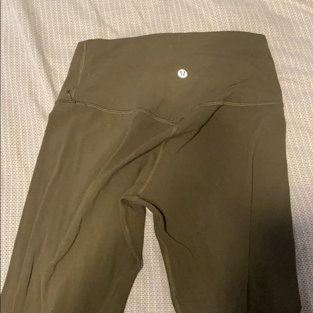 Lululemon Alogn 3/4 length leggings in Olive Green, Size 6 - Picture 2 of 8